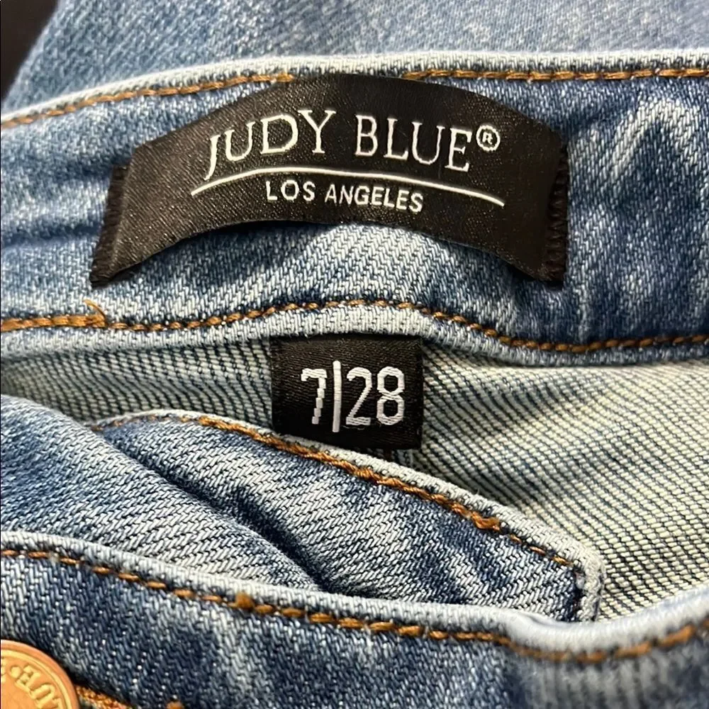 Judy Blue relaxed fit jeans size 7/28